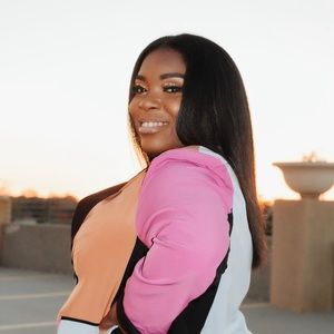 Meet your Posher, Jakayla